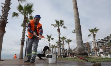 KONYAALTI SAHİLİ'NDE YAZ SEZONU HAZIRLIĞI BAŞLADI