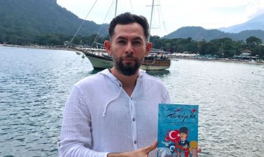 'TÜRKİYE 101: 101 İLGİNÇ VE EĞLENCELİ SORUYLA TÜRKİYE' KİTABINI ÇIKARDI!