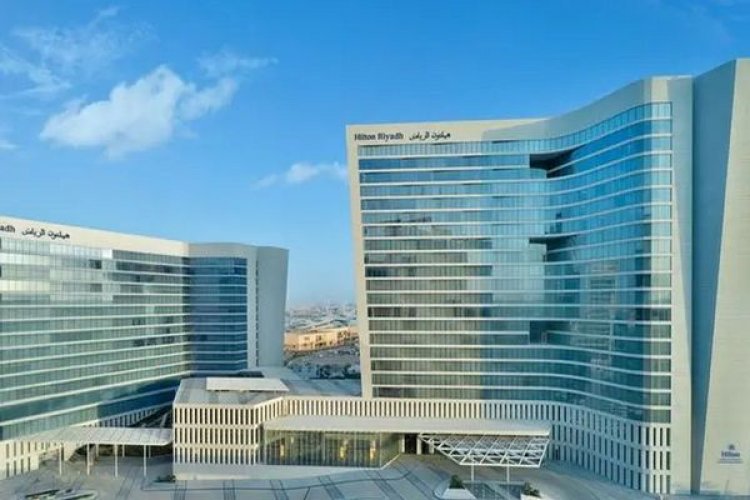 HILTON, ARABİSTAN’DA BÜYÜYOR