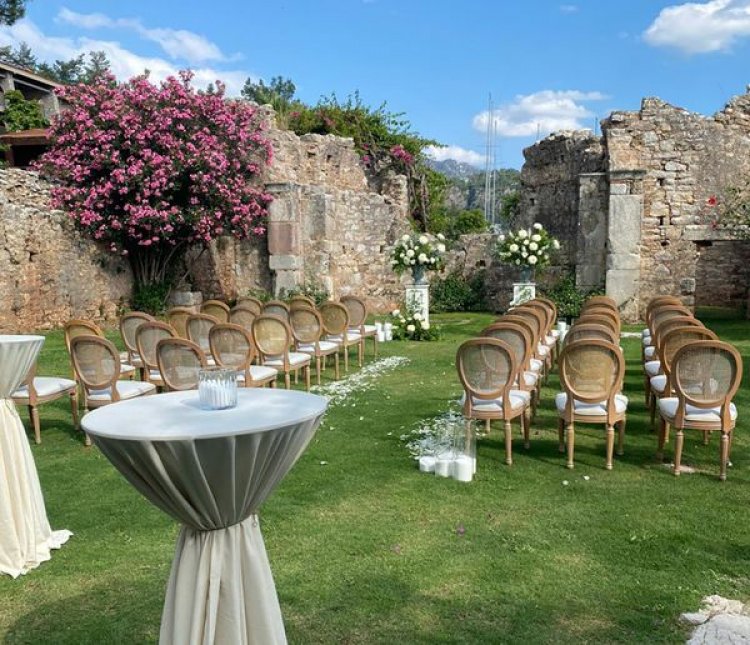 MARTI HEMİTHEA İLE TARİHİN TANIKLIĞINDA EVLİLİK YEMİNİ