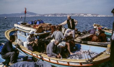 ARA GÜLER ARŞİVİNDEN AYVALIK FOTOĞRAFLARI GÜN YÜZÜNE ÇIKIYOR