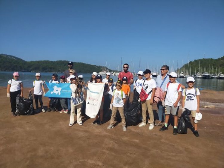 MARTI MARİNA ÖNCÜLÜĞÜNDE KIYI VE ÇEVRE TEMİZLİĞİ