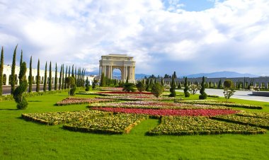 AZERBAYCAN'IN MEŞHUR PARKLARI
