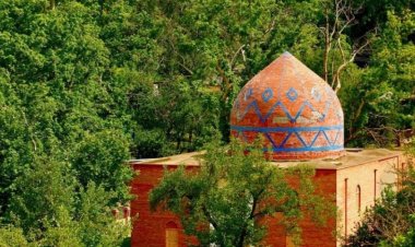 AZERBAYCAN'IN TARİHİ CAMİLERİ TURİSTLERİN İLGİ ODAĞI