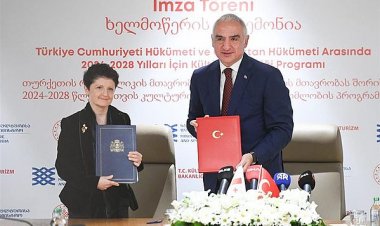 TÜRKİYE İLE GÜRCİSTAN ARASINDA 'KÜLTÜREL İŞ BİRLİĞİ PROGRAMI' İMZALANDI