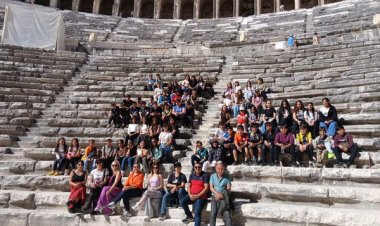 CUMHURİYET HAFTASINDA ÇOCUKLARA ASPENDOS-SİDE TANITIM GEZİSİ