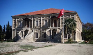 TARİHİ GELİBOLU MEVLEVİHANESİ ZİYARETÇİLERİN İLGİ ODAĞI OLMAYA DEVAM EDİYOR