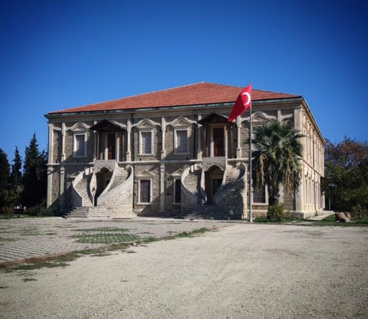 TARİHİ GELİBOLU MEVLEVİHANESİ ZİYARETÇİLERİN İLGİ ODAĞI OLMAYA DEVAM EDİYOR