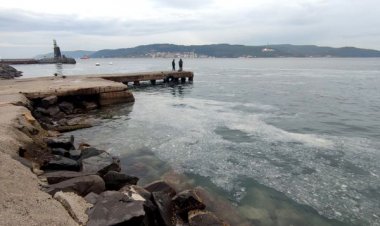 MÜSİLAJ KABUSU ÇANAKKALE KIYILARINI TEHDİT EDİYOR