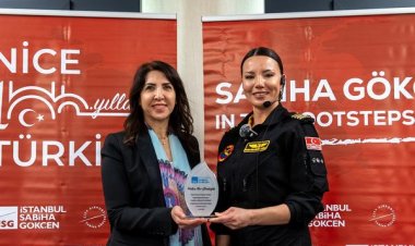 SABİHA GÖKÇEN HAVALİMANI'NDA 8 MART KUTLAMASI