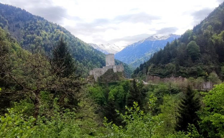 KAÇKARLARIN GİZEMLİ İNCİSİ ZİLKALE BÜYÜLÜYOR