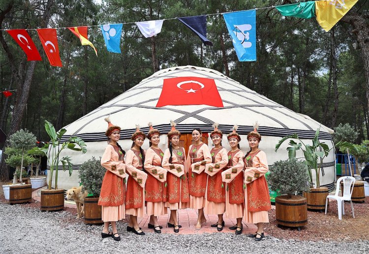 ANTALYA'DA YÖRÜK TÜRKMEN FESTİVALİ COŞKUSU