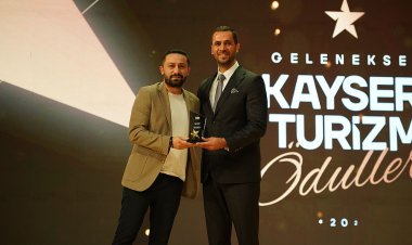 KAYSERİ’DE TURİZME İZ BIRAKANLAR ÖDÜLLENDİRİLDİ