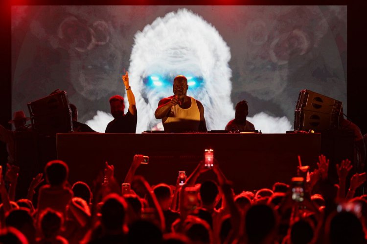 NBA EFSANESİ SHAQUİLLE O’NEAL, DJ DİESEL SAHNE ADIYLA REGNUM’DAYDI!