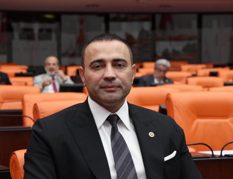 AYKUT KAYA BAKAN ERSOY'A SORDU: 'İLÇELERDE NİYE YOK?'