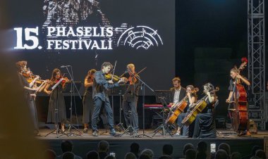 PHASELİS FESTİVALİ’NDE BİNLERCE YILLIK TARİH MÜZİKLE BULUŞTU
