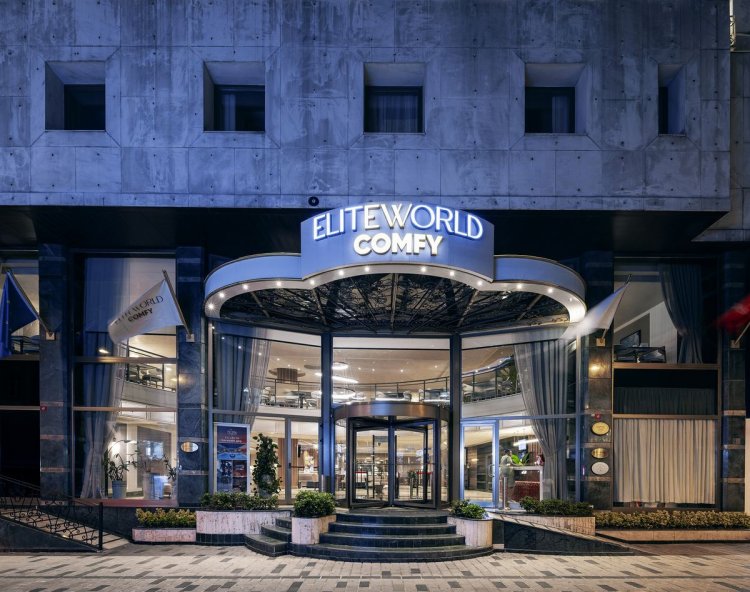 YENİLENEN YÜZÜYLE MİSAFİRLERİNİ AĞIRLIYOR