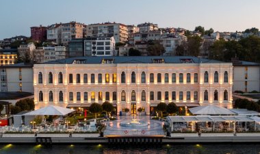 FOUR SEASONS HOTEL BOSPHORUS VE FOUR SEASONS HOTEL SULTANAHMET,TÜRKİYE’NİN EN İYİ 10 OTELİ ARASINDA
