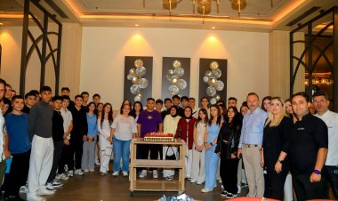 NG PHASELIS BAY’DE STAJYERLERE ANLAMLI VEDA YEMEĞİ