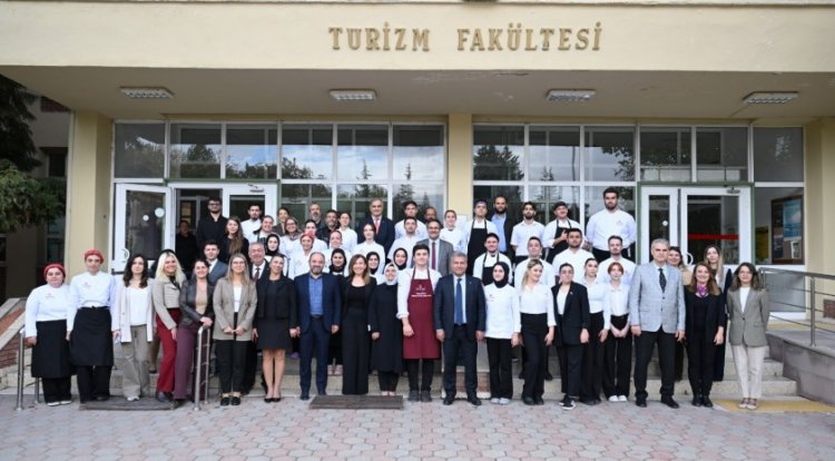 TURİZM FAKÜLTESİNDE AKADEMİK KURUL TOPLANTISI GERÇEKLEŞTİRİLDİ