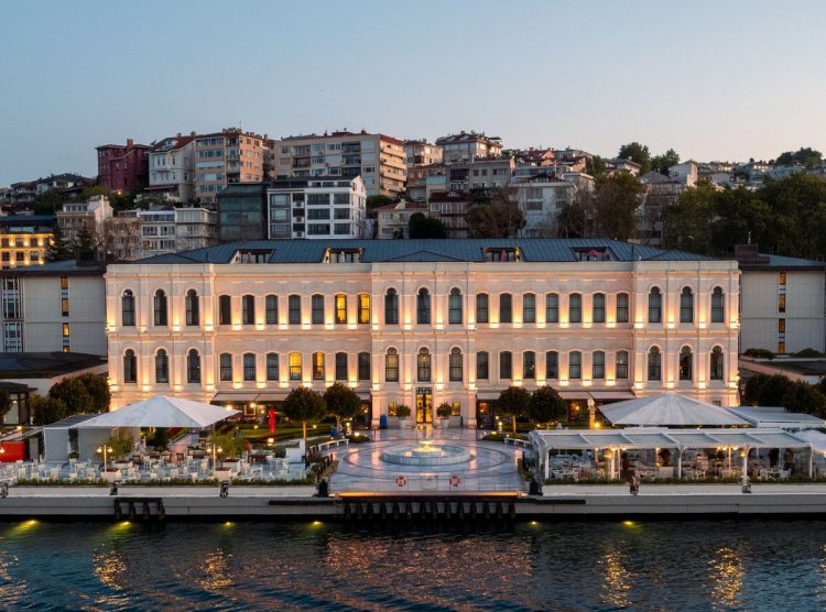 FOUR SEASONS HOTEL BOSPHORUS VE FOUR SEASONS HOTEL SULTANAHMET,TÜRKİYE’NİN EN İYİ 10 OTELİ ARASINDA