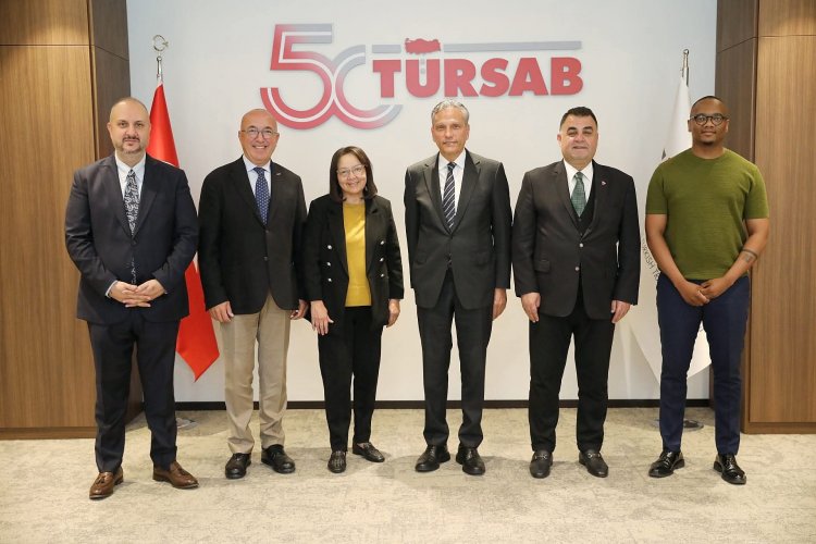 GÜNEY AFRİKA TURİZM BAKANI PATRICIA DE LILLE TÜRSAB’I ZİYARET ETTİ