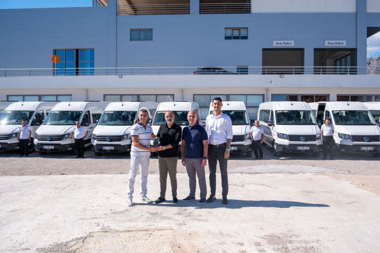 ZEMZEM GRUP, 30 ADET VOLKSWAGEN CRAFTER ALIMININ İLK 17'SİNİ GERÇEKLEŞTİRDİ