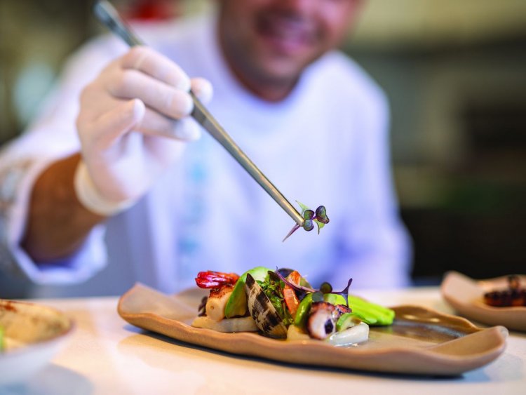 LİBERTY SİGNA MUTFAĞININ ARKASINDAKİ İMZA: ŞEF ÖMER CANBAY