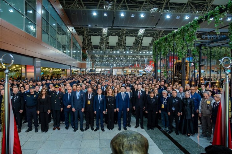 ATATÜRK 10 KASIM’DA İSTANBUL SABİHA GÖKÇEN’DE ANILDI