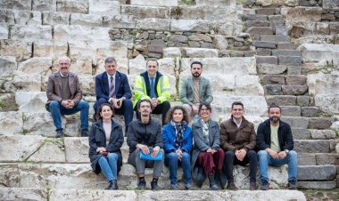 SMYRNA TİYATROSU GÜN YÜZÜNE ÇIKIYOR