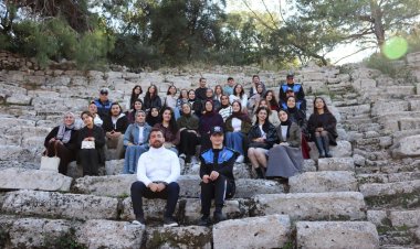 'GELECEĞİMİZİ YAZAN GENÇ YÜREKLER' PROJESİ KAPSAMINDA GENÇLER TARİHLE BULUŞTU