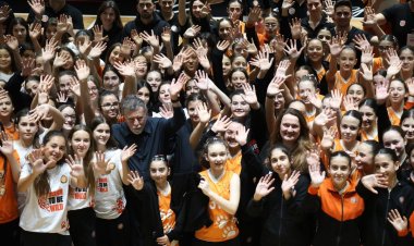 VOLEYBOLUN GELECEĞİ NİRVANA COSMOPOLİTAN HOTEL’DE KONUŞULDU