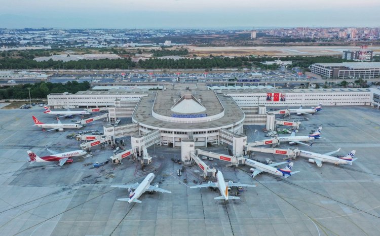 TURİZM MERKEZLERİNDEKİ HAVALİMANLARINDA BİR AYDA 2 MİLYON 285 BİN 422 YOLCU AĞIRLANDI