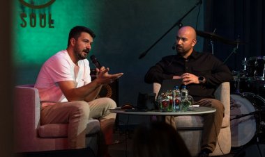 ALPER TÜYDEŞ, AKRA TALKS’TA DOĞANIN İLHAM VEREN HİKAYELERİNİ ANLATTI