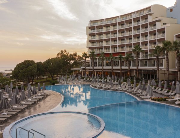 AKRA HOTELS’TE YENİ SEZON BAYRAMLA BAŞLIYOR