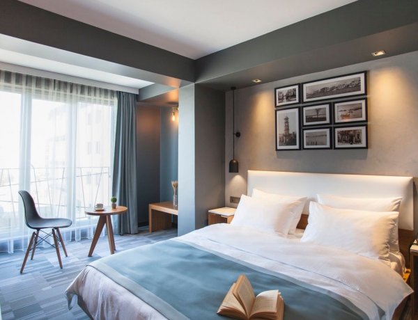 ÇANAKKALE’NİN TARİHİ RUHU CURA HOTEL’DE YAŞIYOR