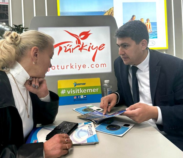 KEMER ESNAFI MOSKOVA VİTRİNİNDE: BAŞKAN OKAY ÇELİK MITT FUARI’NDA