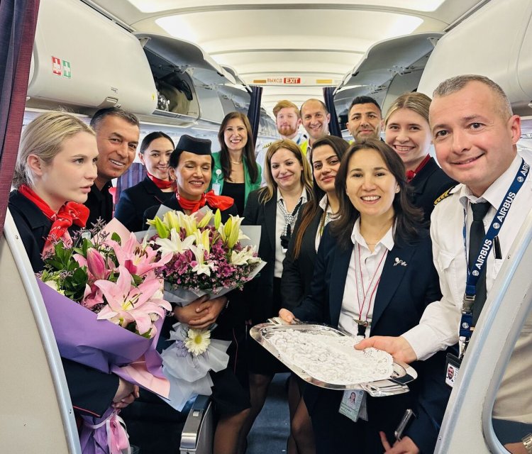 URAL HAVAYOLLARI’NDAN ANTALYA’YA SEZONUN İLK İNİŞİ: 15 ŞEHİRDEN DEV KÖPRÜ!