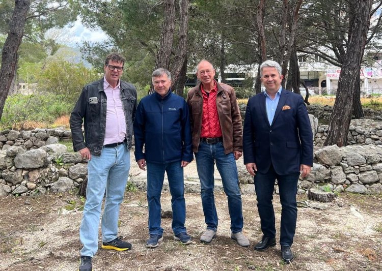 ANTALYA HAVALİMANI’NIN DEVLERİ KEMER’İN TARİHİNE HAYRAN KALDI