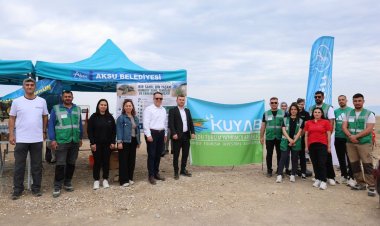 'BİR SAHİL, BİN YAŞAM': AKDENİZLİ GENÇLERDEN KUMKÖY’DE ÇEVRE SEFERBERLİĞİ