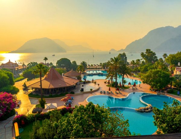 MARMARİS’TE YARIM ASIRLIK GELENEK: MARTI RESORT 22 NİSAN’DA KAPILARINI AÇIYOR!