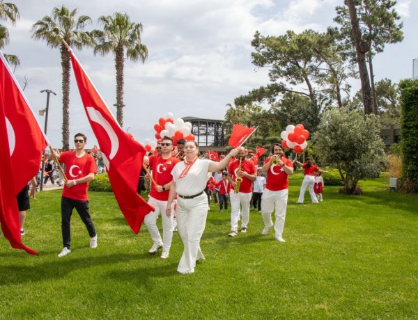 NG PHASELIS BAY’DE 23 NİSAN KARNAVALI: MİNİK MİSAFİRLER BAYRAMI DOYASIYA YAŞADI!