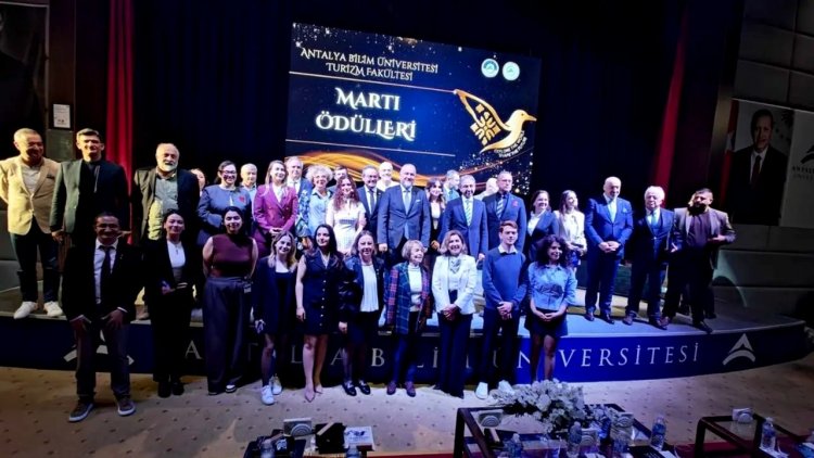 ANTALYA BİLİM ÜNİVERSİTESİ TURİZM FAKÜLTESİ MARTI ÖDÜLLERİ TÖRENLE SAHİPLERİNİ BULDU