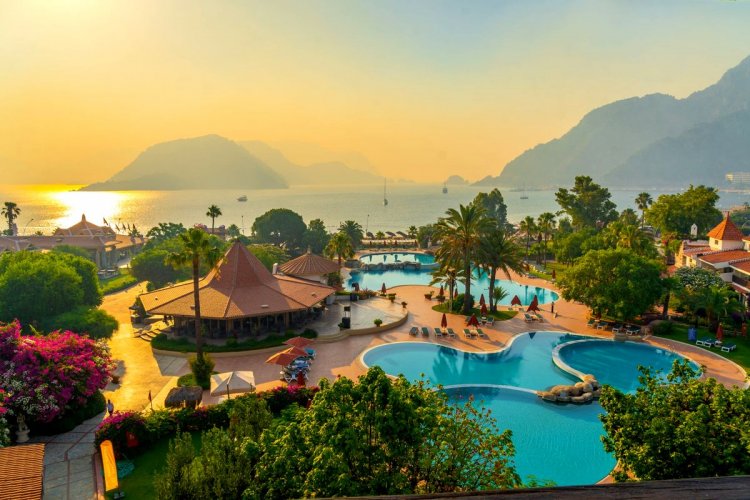 MARMARİS’TE YARIM ASIRLIK GELENEK: MARTI RESORT 22 NİSAN’DA KAPILARINI AÇIYOR!