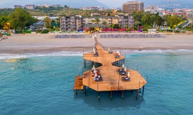 ALANYA’DA YAZIN HABERCİSİ: SENZA SUNSET BEACH HOTEL KAPILARINI AÇTI