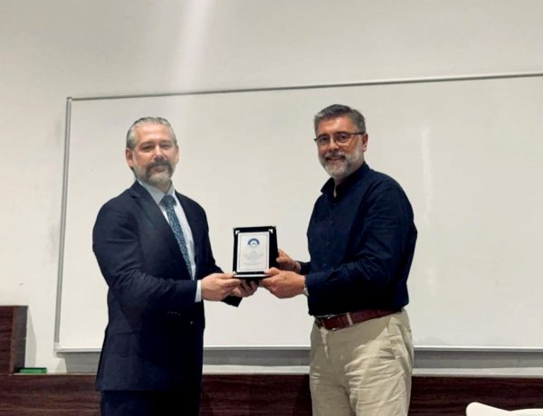 ANTALYA BİLİM ÜNİVERSİTESİ’NDE HAVACILIK VE KARİYER ZİRVESİ: DENİZ VAROL GENÇLERLE BULUŞTU