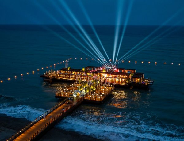 GLORIA HOTELS & RESORTS’TAN SEZONA IŞILTILI BİR BAŞLANGIÇ: PREMIUM PIER AÇILDI