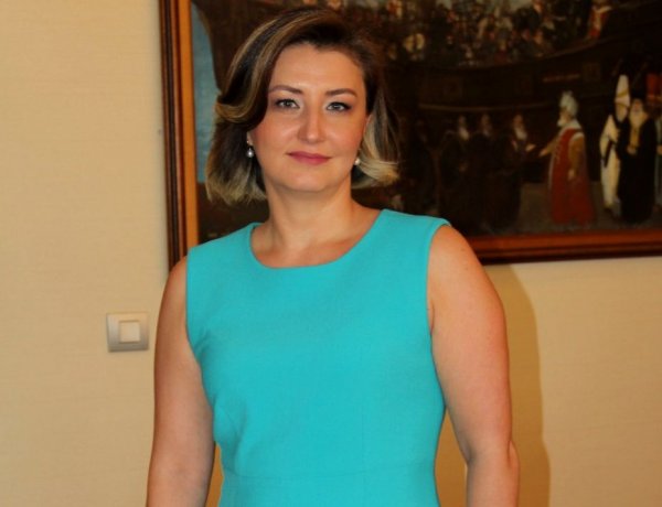 HANDE TİBUK: ‘KIBRIS, GÜVENLİ BİR DESTİNASYON’