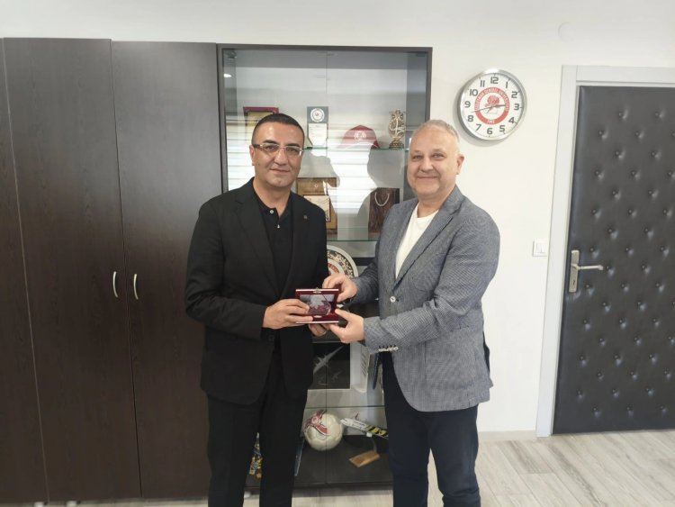 POYD VE SDÜ İŞ BİRLİĞİYLE TURİZM ÖĞRENCİLERİ SEKTÖRLE BULUŞUYOR