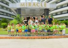 MİNİK ÇEVRECİLER SAHİLE İNDİ: MIRACLE RESORT HOTEL’DEN GELECEK İÇİN ‘MAVİ BAYRAK’ ETKİNLİĞİ!